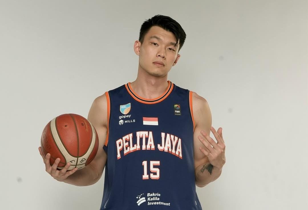 Vincent mengenakan seragam tim yang dibelanya